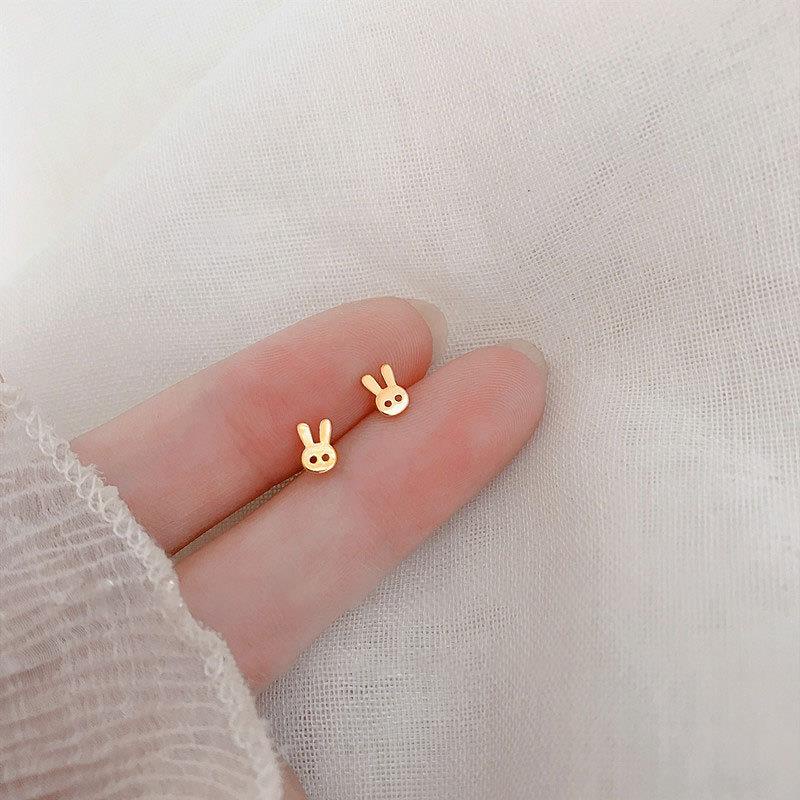 Đôi bông tai mạ bạc S925 phối hình thỏ dễ thương đơn giản chống dị ứng