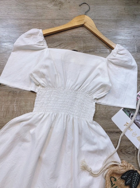 Đầm xoè trắng nhún thun cổ vuông style Hàn