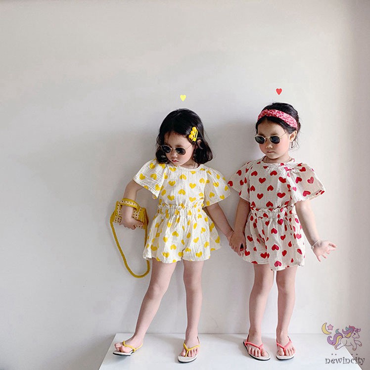 Set Áo Thun Tay Ngắn &amp; Quần Short In Hình Trái Tim Cho Bé Gái