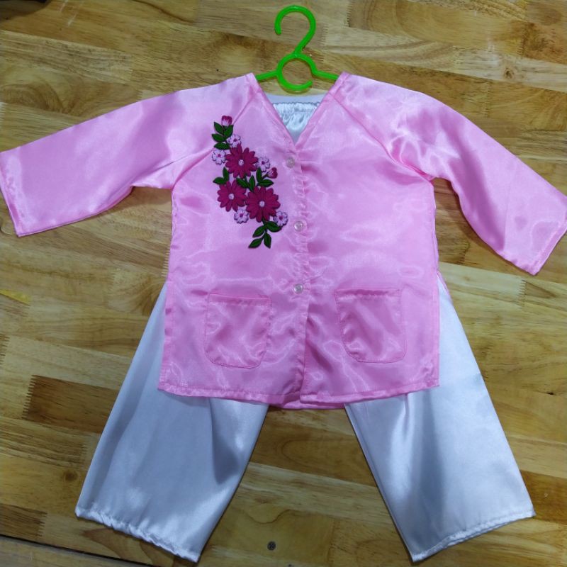 Bà Ba Bé Gái Màu Hồng