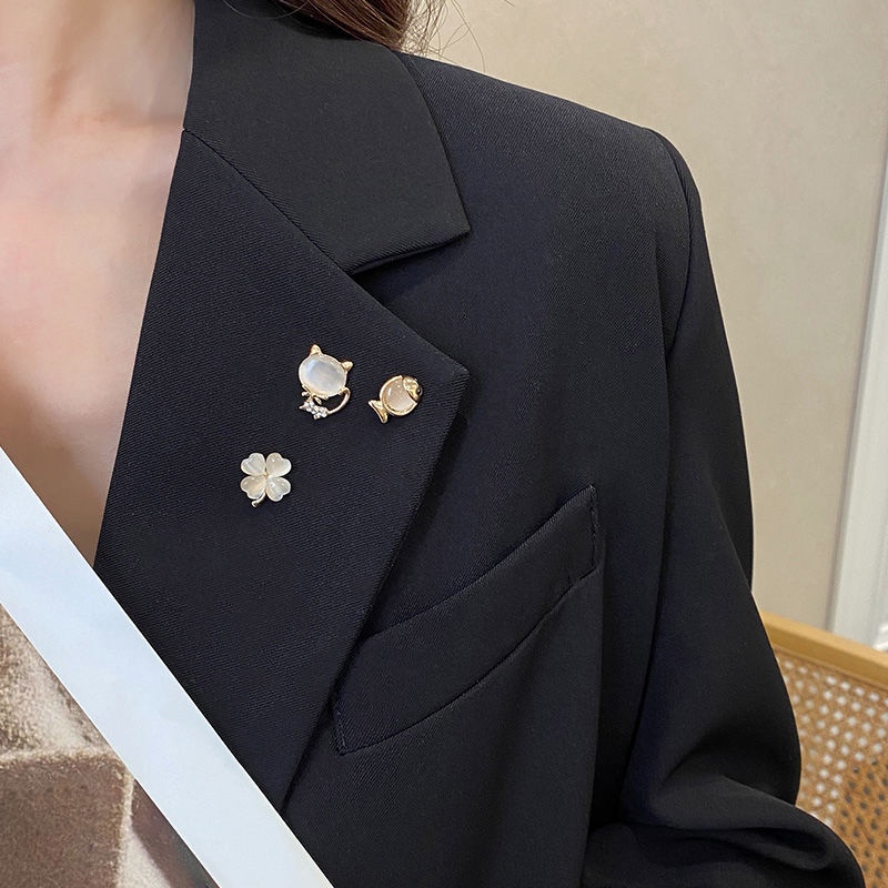 Phụ Kiện Cố Định Cổ Áo Không Đường May Tiện Dụng