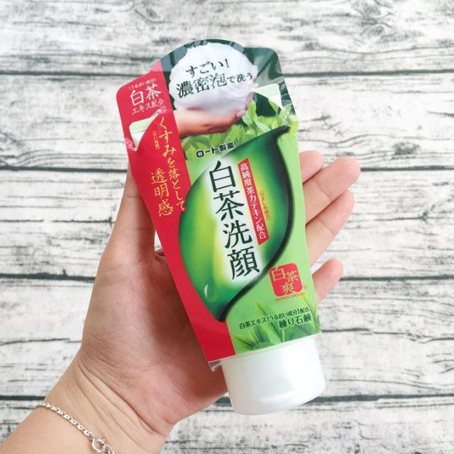 Sữa rửa mặt trà xanh Nhật Bản
