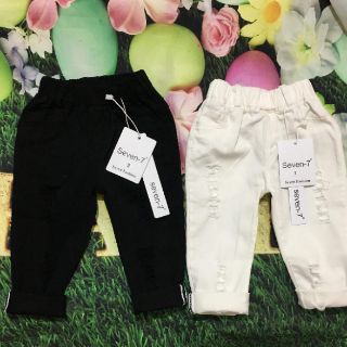 Quần kaki rách bé trai