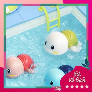 Đồ chơi rùa bơi dưới nước