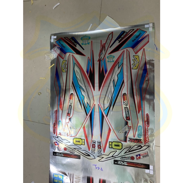 ( Quí khách vui lòng mang ra tiệm cho thợ dán ) Tem xe winner v1 gtr đỏ Crom cao cấp