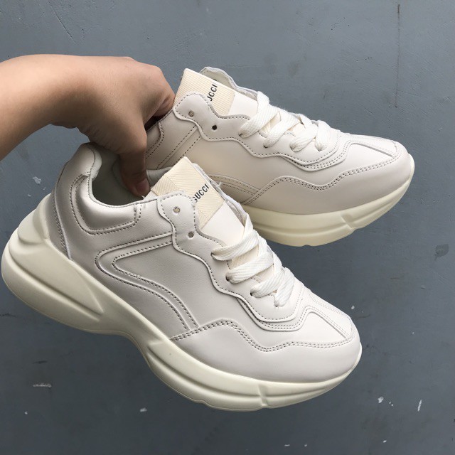 Giầy Gu ki màu trắng kem da mềm loại không logo (Ảnh thật, full box, tặng tất) | BigBuy360 - bigbuy360.vn