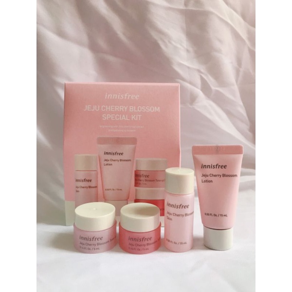 Bộ Kit Dưỡng Trắng Da 4 Món Innisfree Cherry