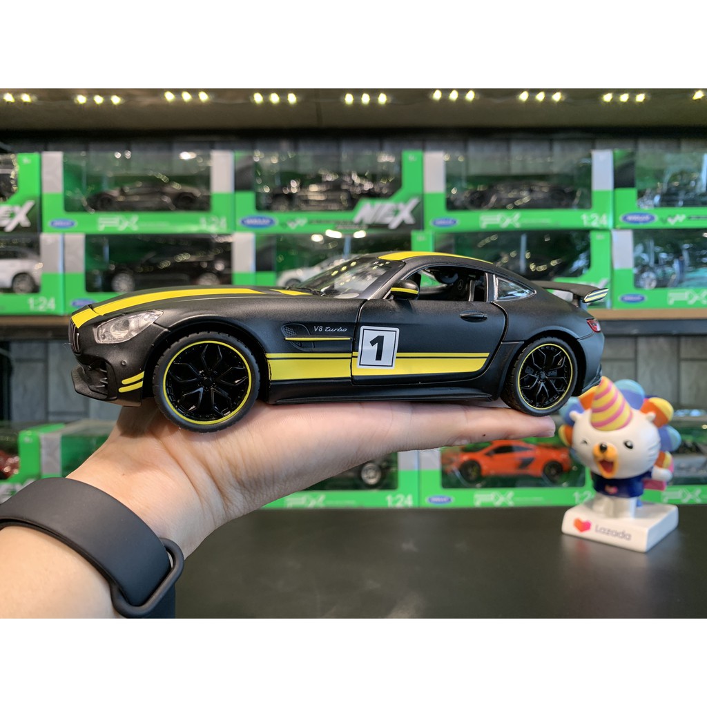 Mô hình xe mercedes AMG GTR PRO tỉ lệ 1:24 của hãng CHEZHI