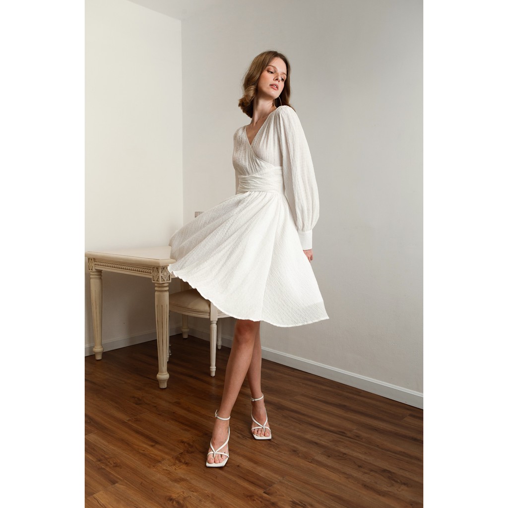 Đầm trắng dài cổ V tay phồng - EDINI - D1370