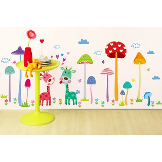 Tranh decal khu vườn của bé