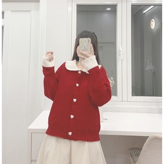 Áo len phối viền màu, nút tim