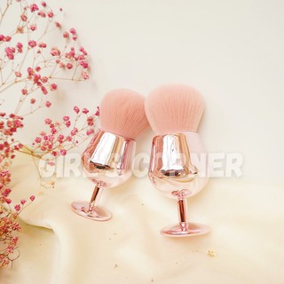 Cọ phủ "ly rượu vang" Feather B Kabuki