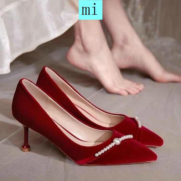 Giày cao gót da lộn đính ngọc trai nhân tạo kiểu Trung Hoa thích hợp cho cô dâu