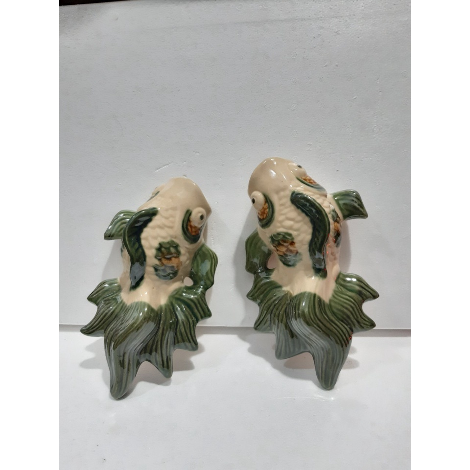 Bình hoa, chậu cá treo tường men trắng xanh 2 con