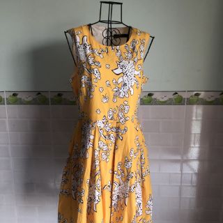 Đầm vàng mới 99%