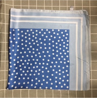 Khăn vuông lụa hoạ tiết 70*70 cm