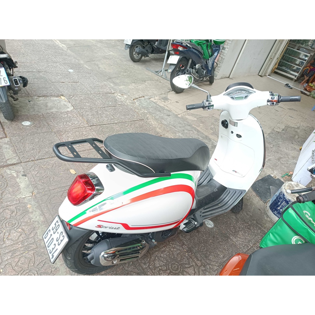 Baga sau chịu lực Givi SR Vespa Sprint