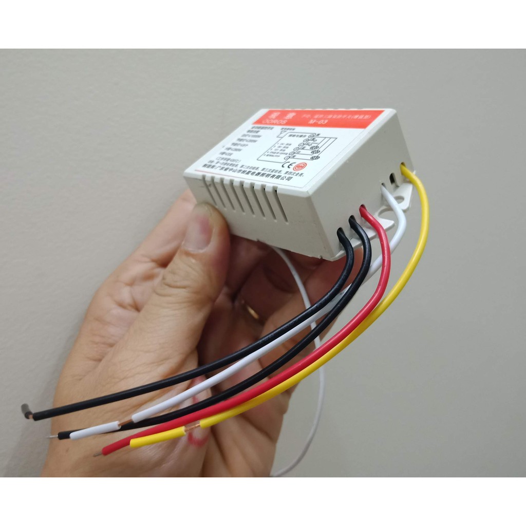 Công tắc RF 2 cổng độc lập - Remote đen - sóng vô tuyến xuyên tường - Tặng kèm pin+giá treo Remote