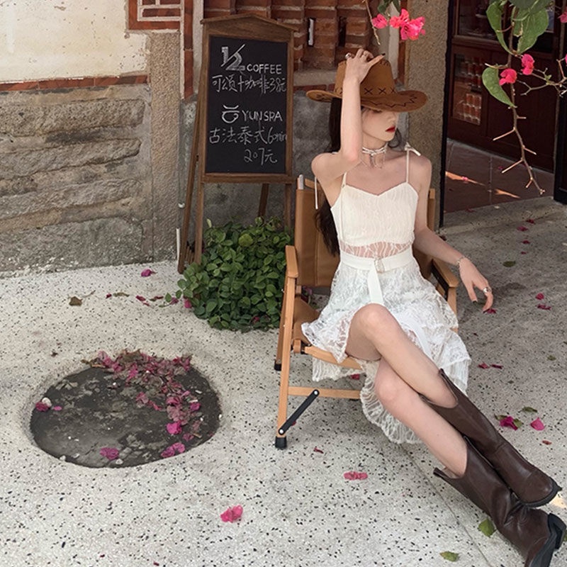 Đầm Body Phối Ren Hoa Thiết Kế Lệch Vai Quyến Rũ | BigBuy360 - bigbuy360.vn