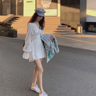 váy trắng ống tay bèo