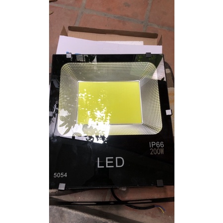 Đèn phaled công xuất 200w IP66 ngoài trời ánh sáng trắng vàng Chip led Epistar bảo hành 2 năm Anteico đèn chiếu sáng