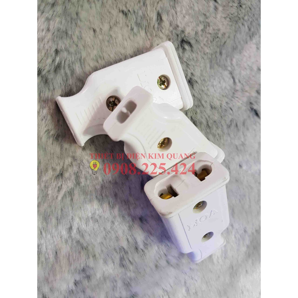 Phích cắm điện chân tròn/chân dẹp, Phích cắm cái  LIOA 2200W