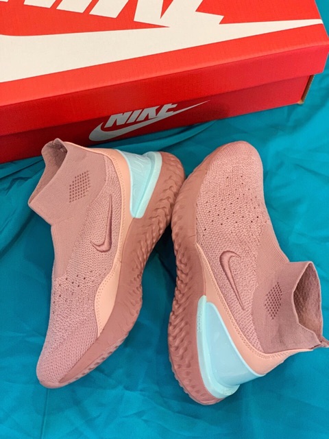 Giày Nike Epic React Rise màu hồng cho nữ