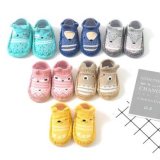 Giày tập đi cho bé size 9-24 month.