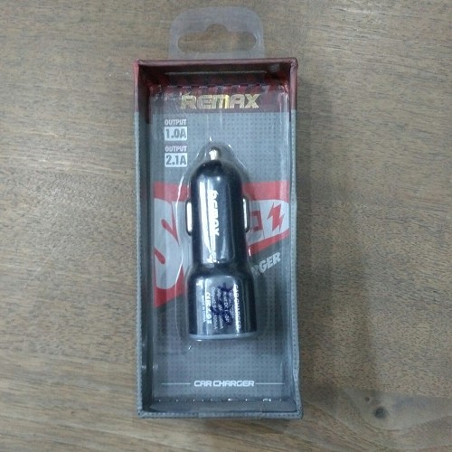 Sạc xe hơi 2 cổng USB Remax CC201