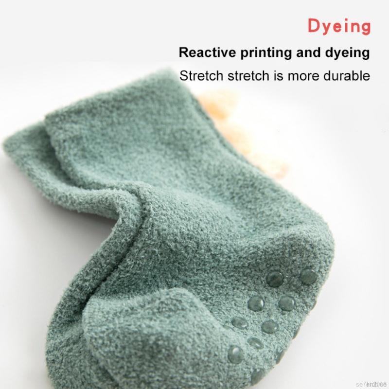 Vớ cotton chống trượt giữ ấm thiết kế dễ thương cho bé