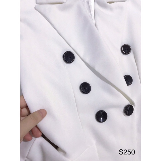 Sét áo vest trắng phối viền kèm chân váy xếp ly thiết kế DVC