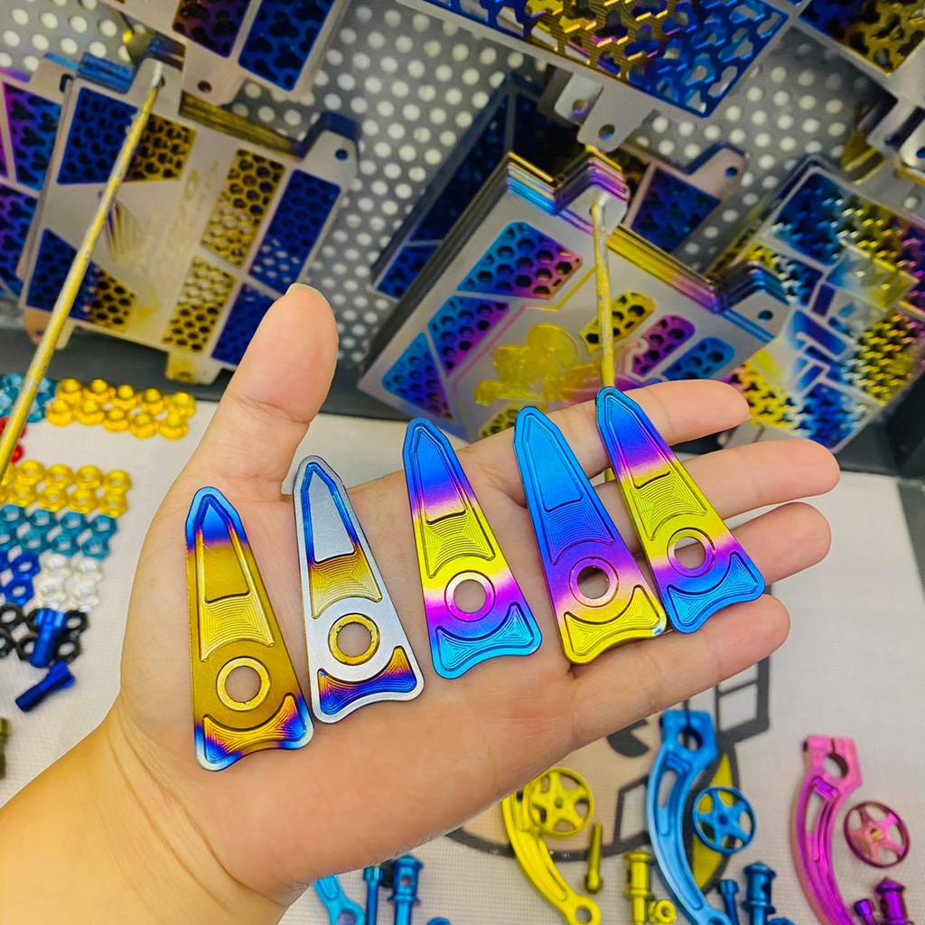 Móc Giỏ đồ xe Titanium