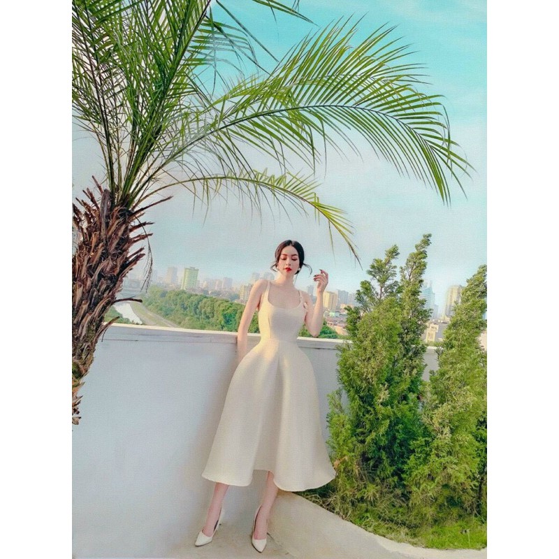 đầm xoè cổ tròn cực sang