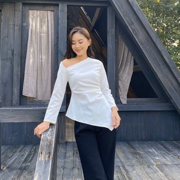 [Mã WASTUP giảm 10% tối đa 30K đơn 99K] Áo lệch vai tay dài ôm body | BigBuy360 - bigbuy360.vn