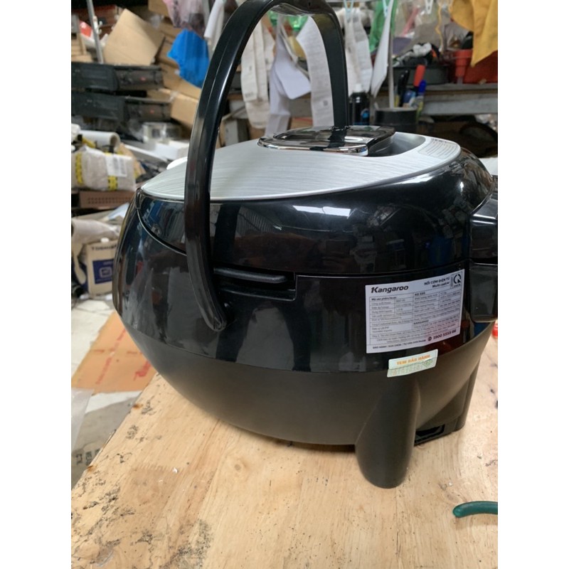 Nồi cơm điện tử 1.8 lít Kangaroo KG595 - trưng bày mới 98% Lòng nồi 2 lớp dày 2 mm chống dính | BigBuy360 - bigbuy360.vn