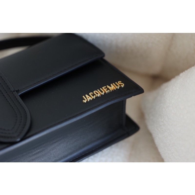 Túi Jacquemus Size 26cm Dáng Kẹp Nách Siêu Xinh Fullbox Ảnh Thật Tự Chụp