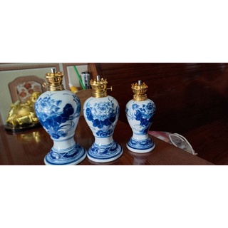 Đèn dầu thờ men lam vẽ hoa sen