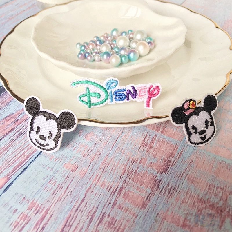 Set 1 / 2 Miếng Ủi Nhiệt Dùng Trang Trí Quần Áo Đa Năng Tiện Dụng