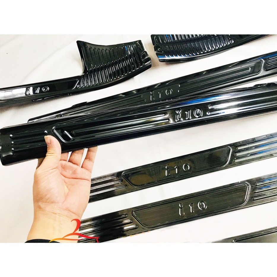 Ốp bậc cửa, nẹp bước chân crong, ngoài Xe Hyundai i10 2014 - 2020 chất liệu Titan