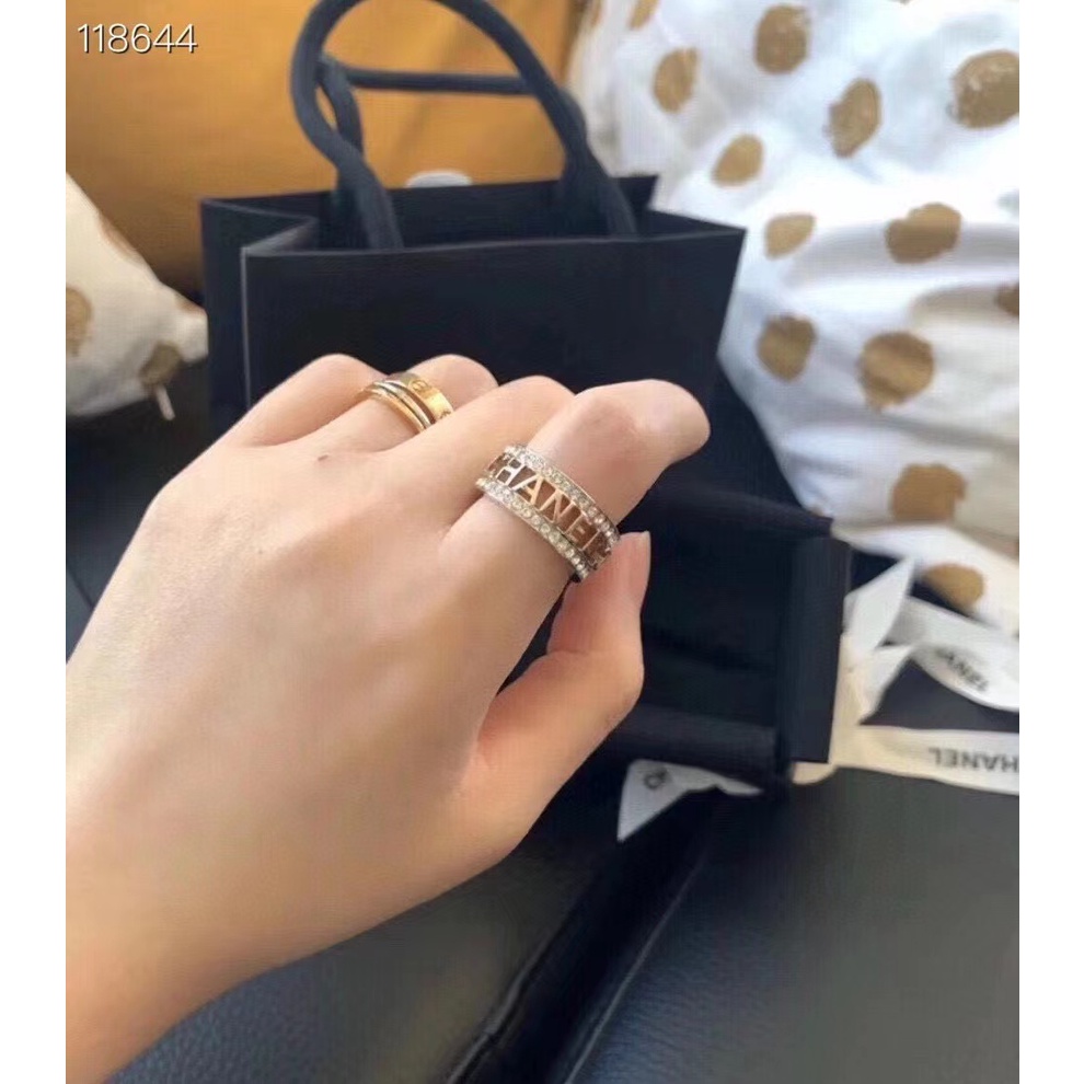 Nhẫn Kim Cương Khắc Chữ CC Phong Cách Mới 2021