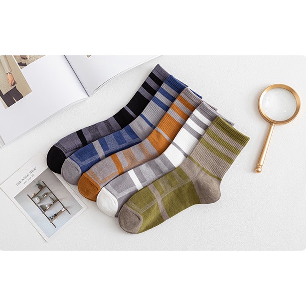 Vớ nam cao cổ phong cách thể thao, trẻ trung và năng động.