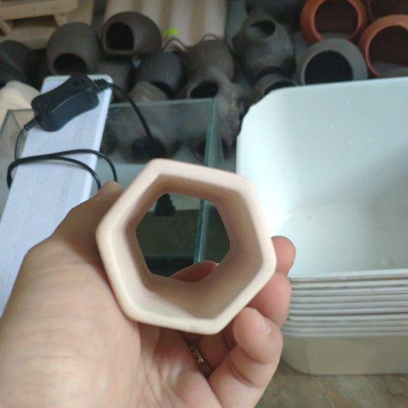 .Hang gốm lục giác