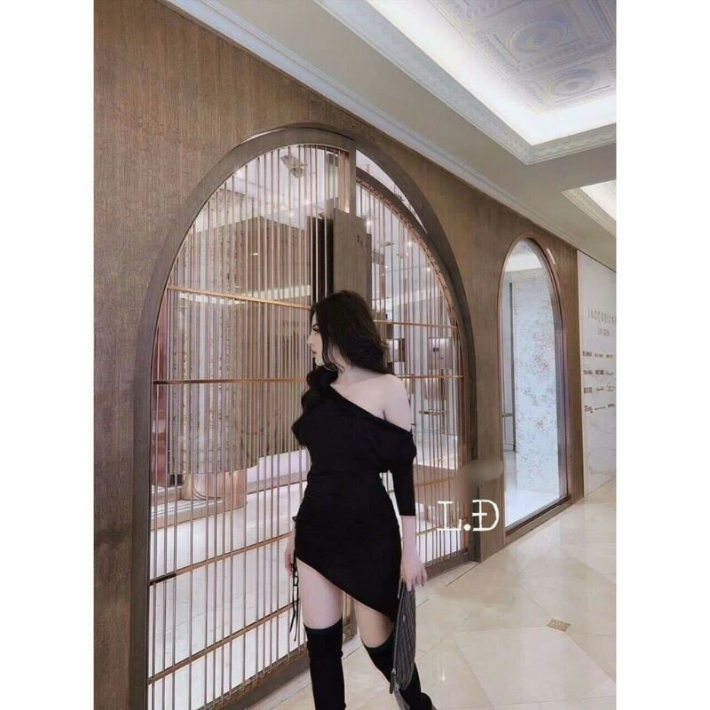 Đầm body lệch vai dài tay rút dây hông xinh xắn