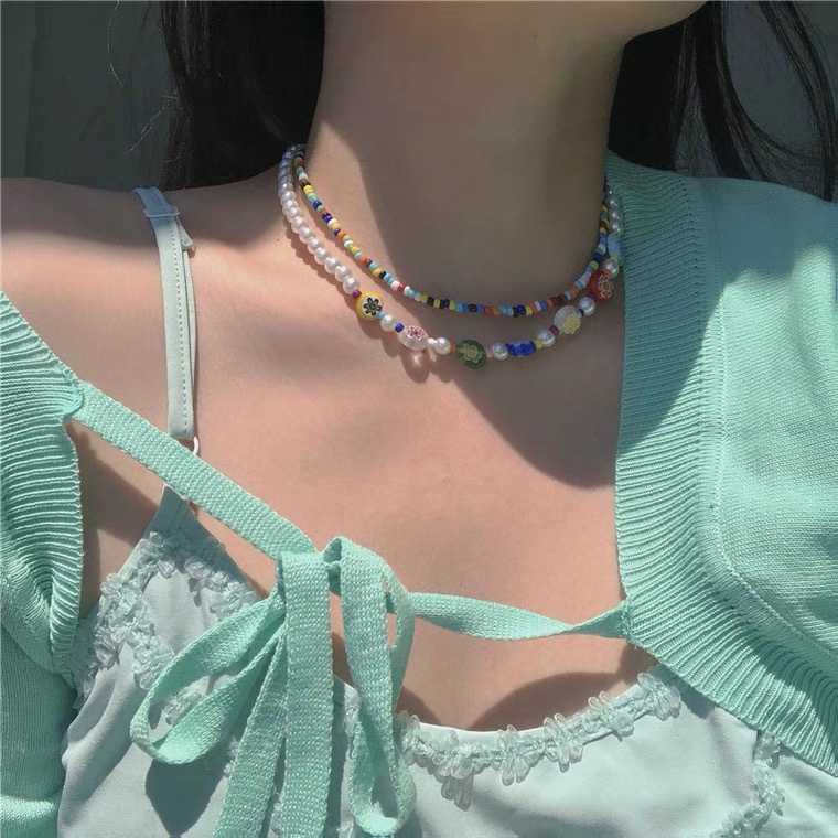 Vòng cổ hai lớp đính hạt ngọc trai và kính hình hoa cúc