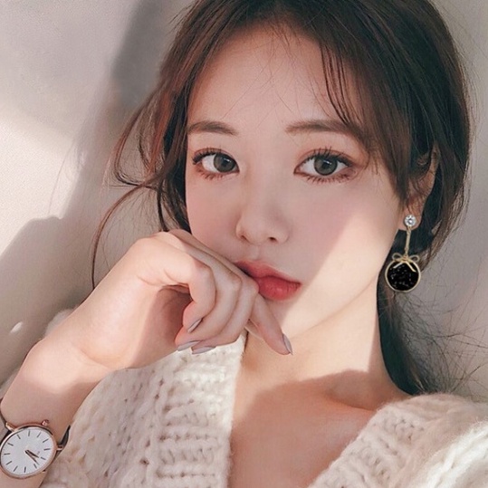 Korean bow pendant earrings