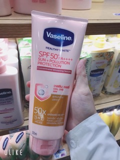 Chống nắng body vaseline SPF 50+ | 320ML