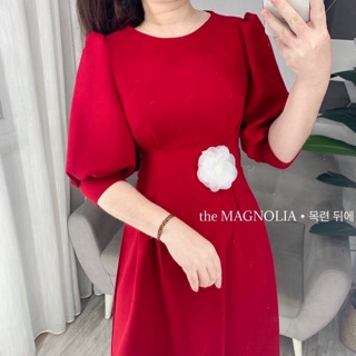 Đầm váy thiết kế tay bồng kèm hoa sang chảnh
