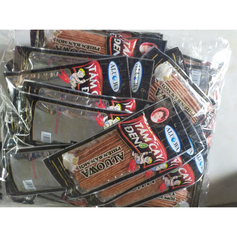 Sỉ bịch tăm cay đen 50 gói 25gam cay ngon