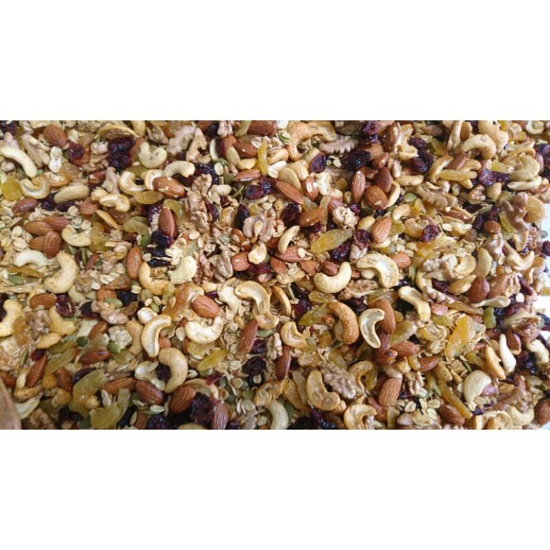 500gram Granola cao cấp 70% hạt và trái cây nướng mật ong (Ngũ cốc ăn kiêng,ăn sáng,hạnh nhân,óc chó,hạt điều) macca