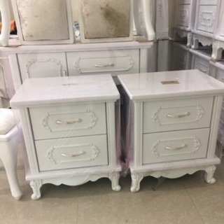 Táp, tủ đầu giường